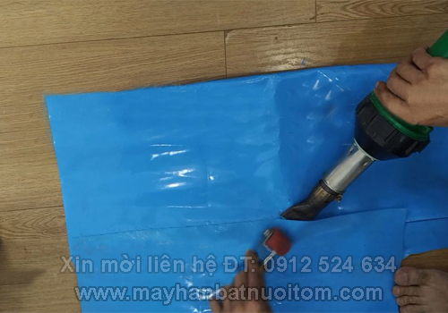 Máy hàn bạt nhựa PVC che mưa nắng - may han bat cam tay