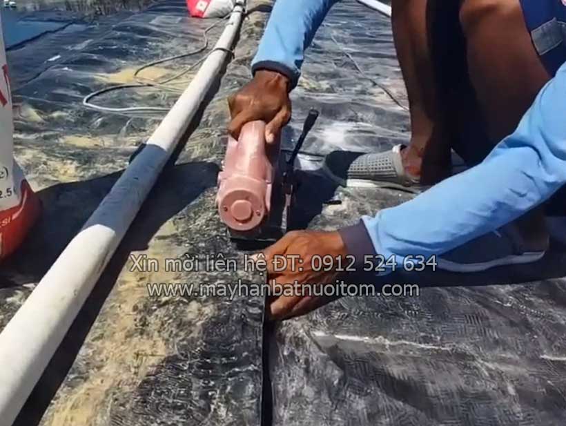Máy hàn bạt HDPE ao nuôi tôm LST800